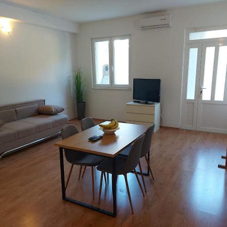 Apartments Neva Makarska Eksteriør bilde