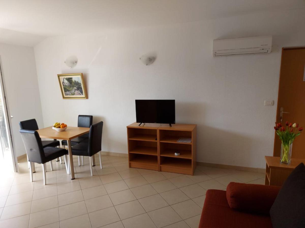 Apartments Neva Makarska Eksteriør bilde