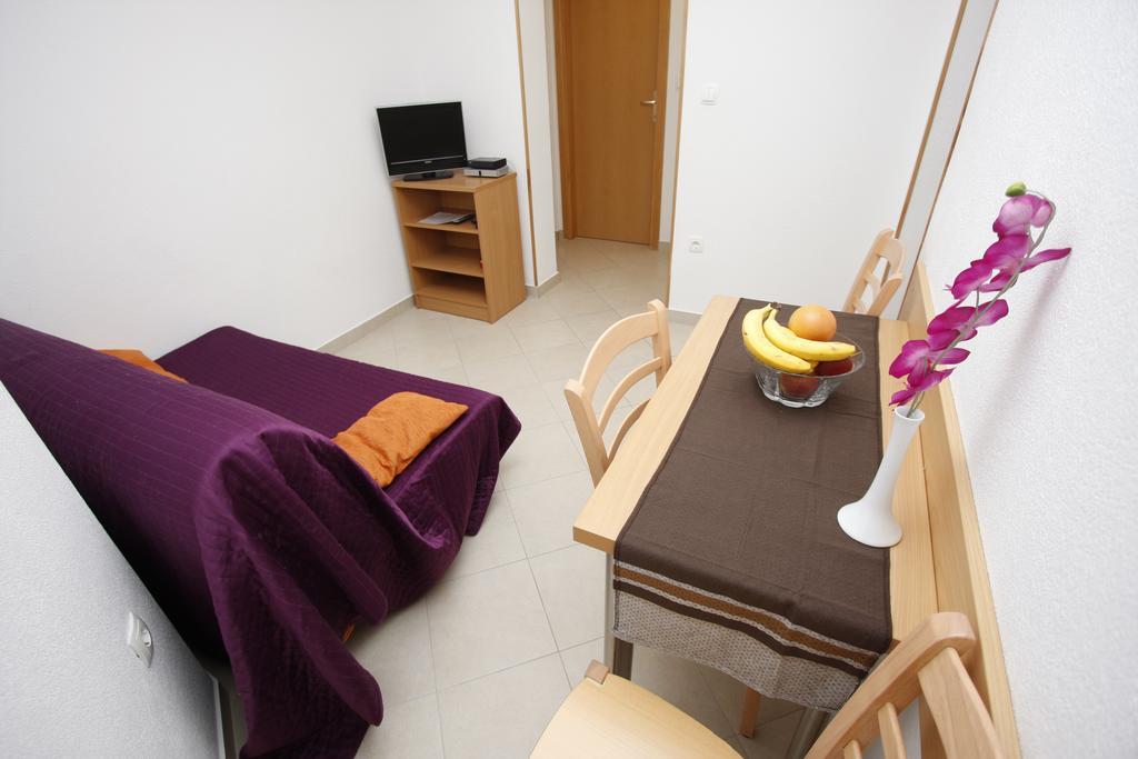 Apartments Neva Makarska Rom bilde