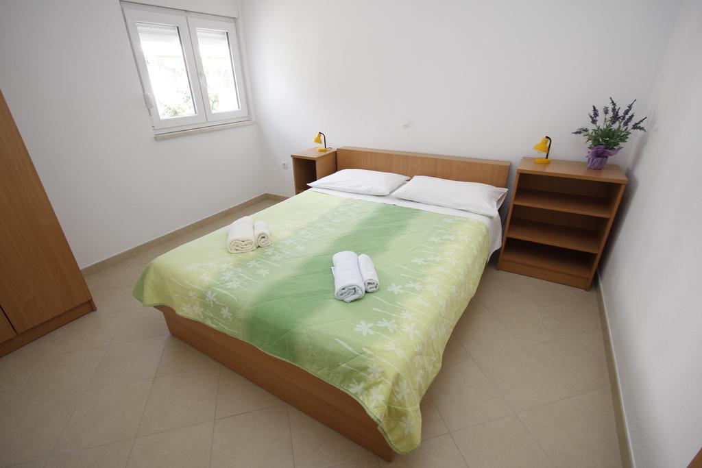 Apartments Neva Makarska Eksteriør bilde