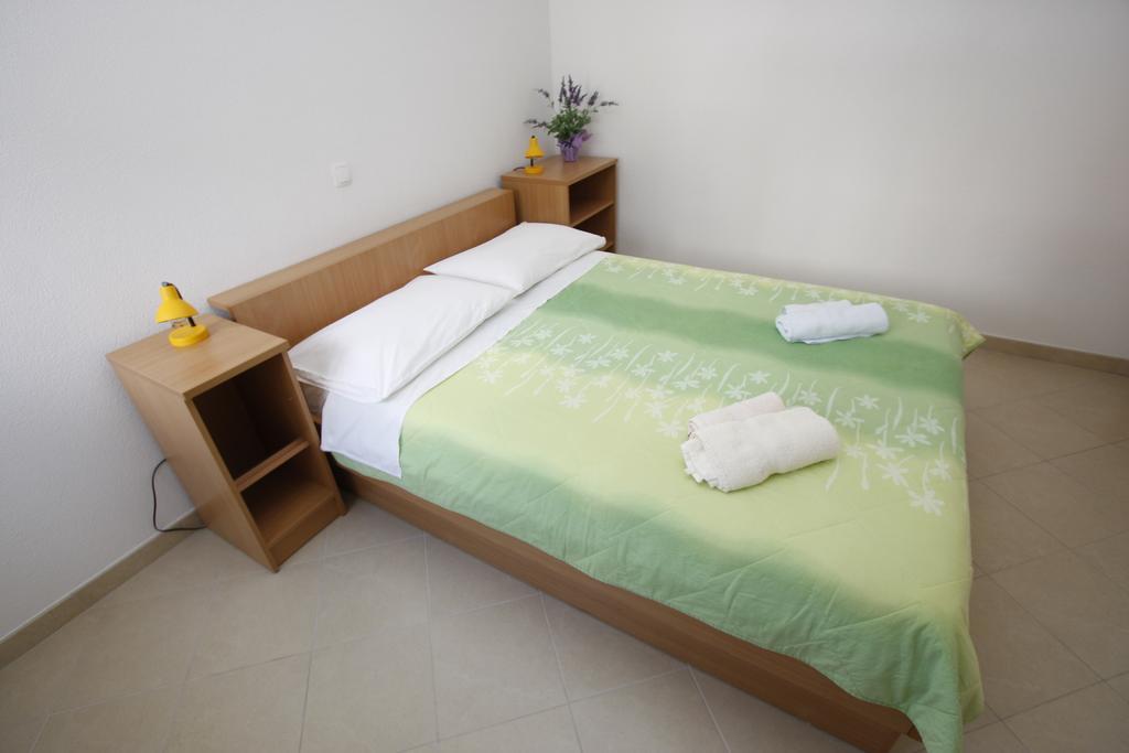 Apartments Neva Makarska Rom bilde