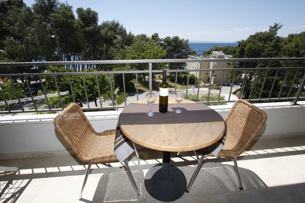 Apartments Neva Makarska Eksteriør bilde