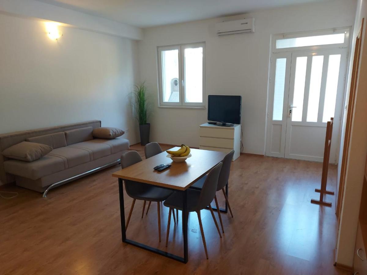 Apartments Neva Makarska Eksteriør bilde
