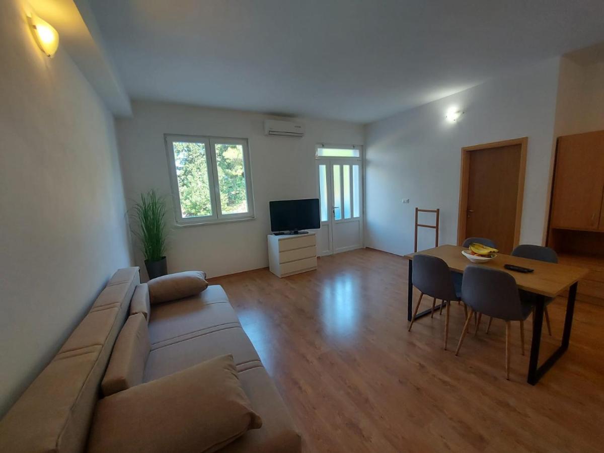 Apartments Neva Makarska Eksteriør bilde