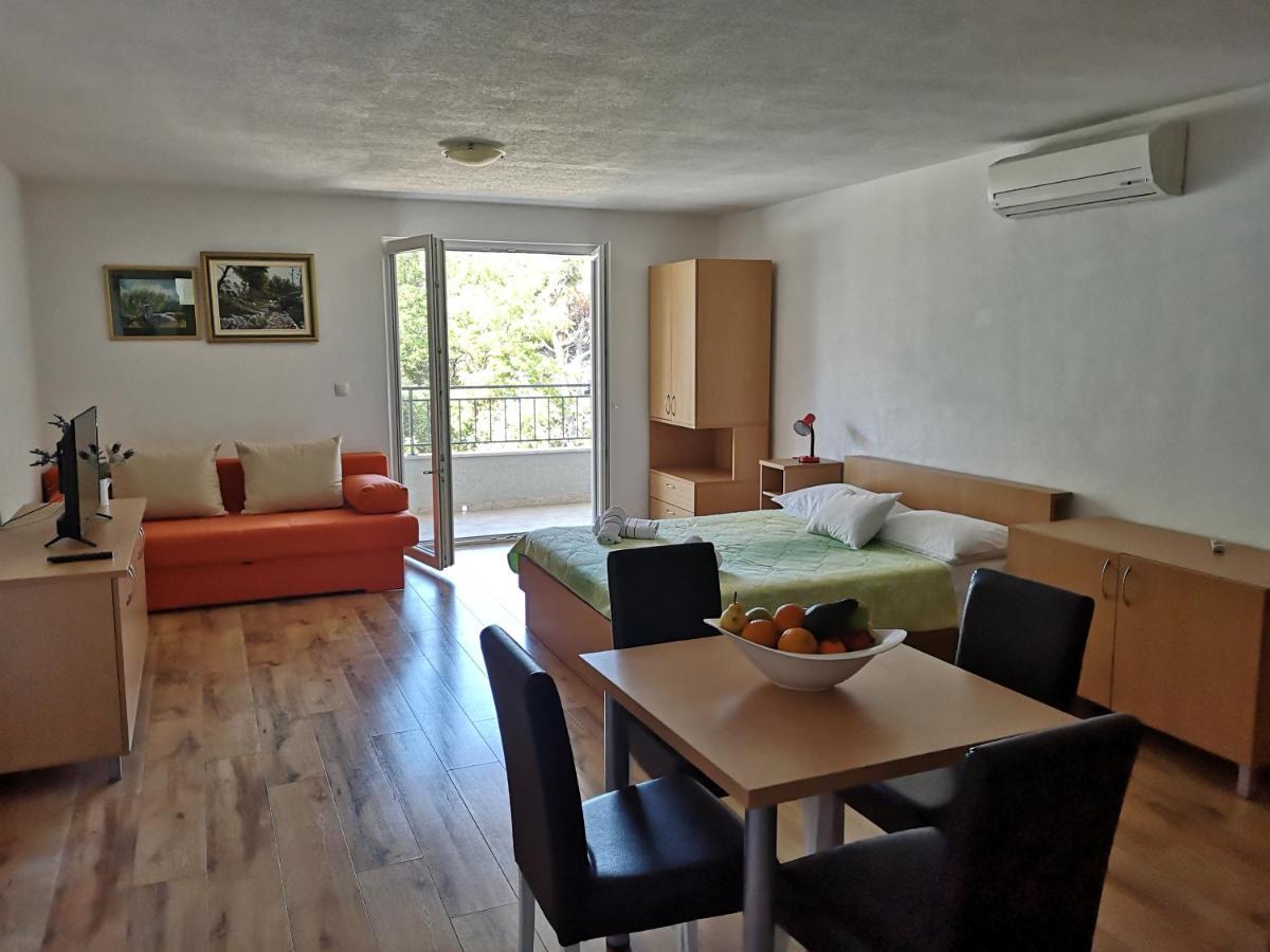 Apartments Neva Makarska Eksteriør bilde