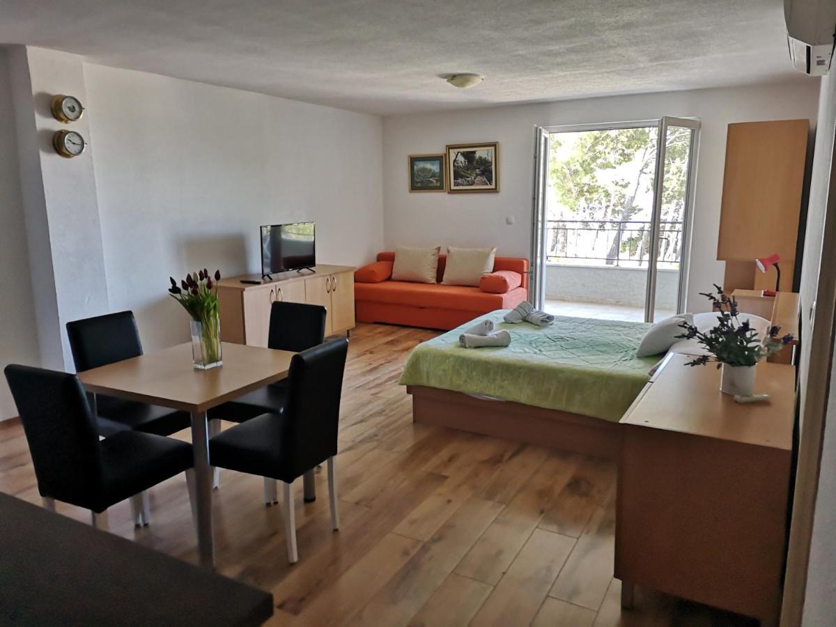 Apartments Neva Makarska Eksteriør bilde