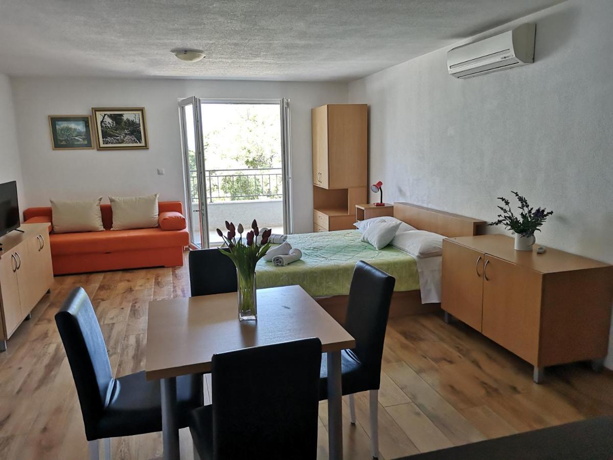 Apartments Neva Makarska Eksteriør bilde
